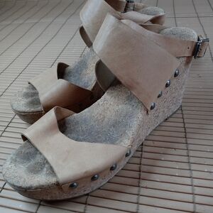 Lucky Brand women's cork platform wedge 4" heels. Brown leather buckle ankle str
